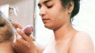 Sundaar Desi Ladki Blowjob Video