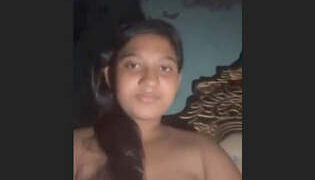 Cute Girl Camera Par Big Boobs Aur Chuut Dikha Rahi Hai